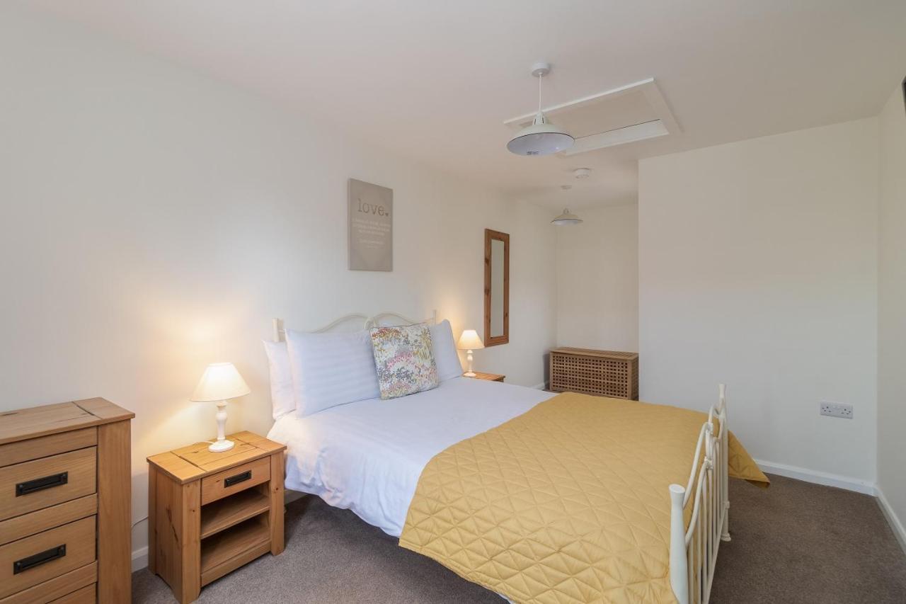 The Grainary Cottages 스카버러 외부 사진