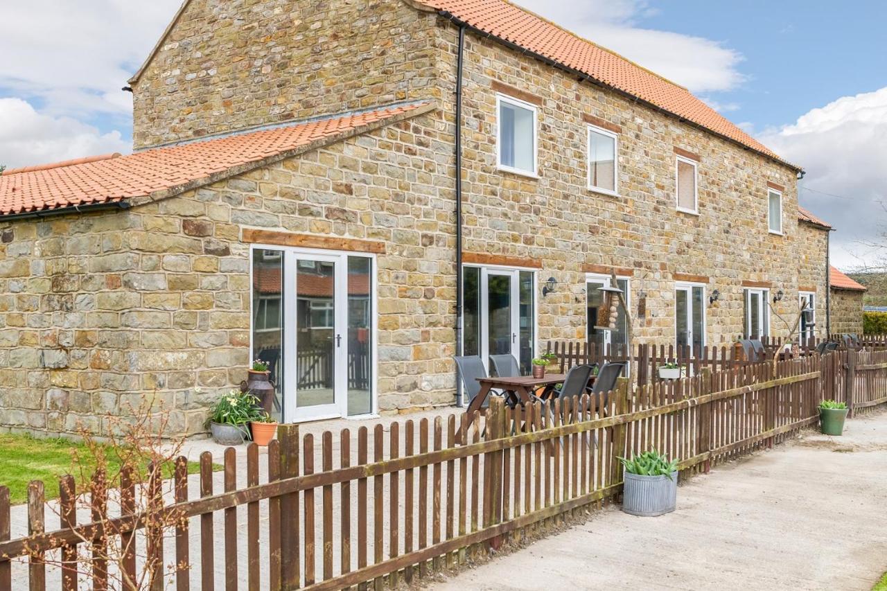 The Grainary Cottages 스카버러 외부 사진